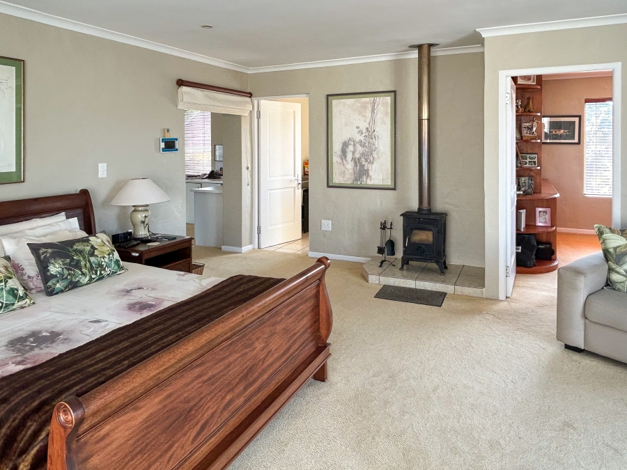 5 Bedroom Property for Sale in Heuwelkruin Western Cape